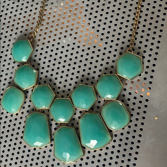 Charming charlies statement necklace - Picture 2 of 3